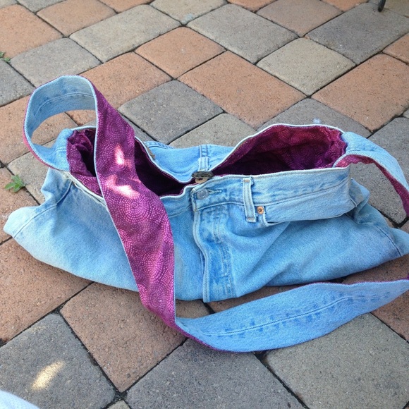 Levi Tote - Picture 2 of 2